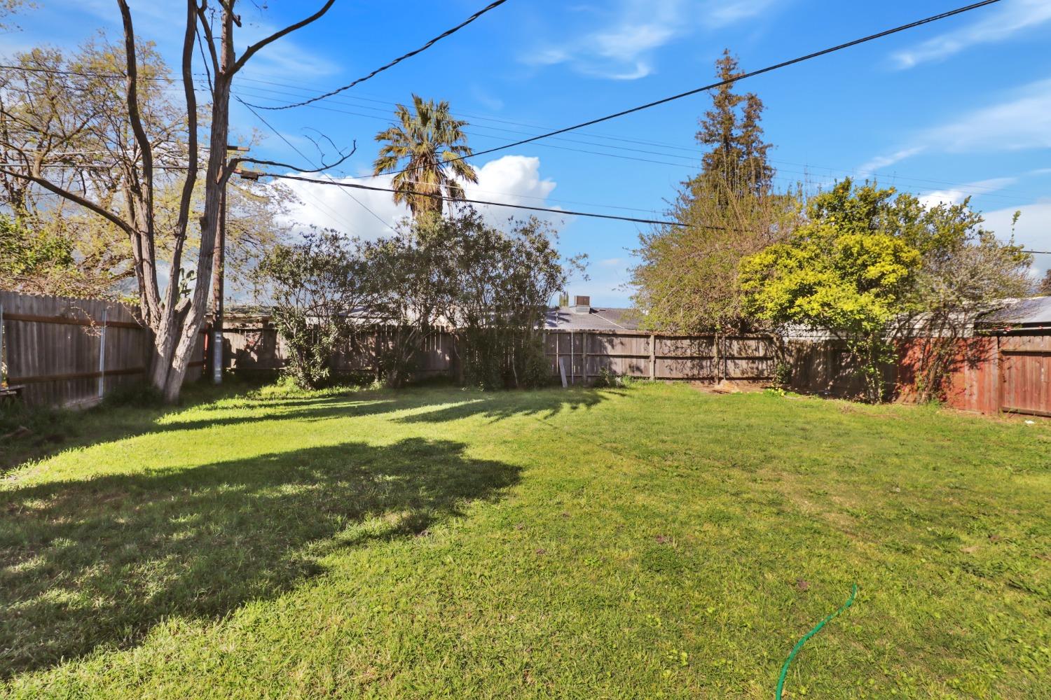 701 Las Palmas Avenue