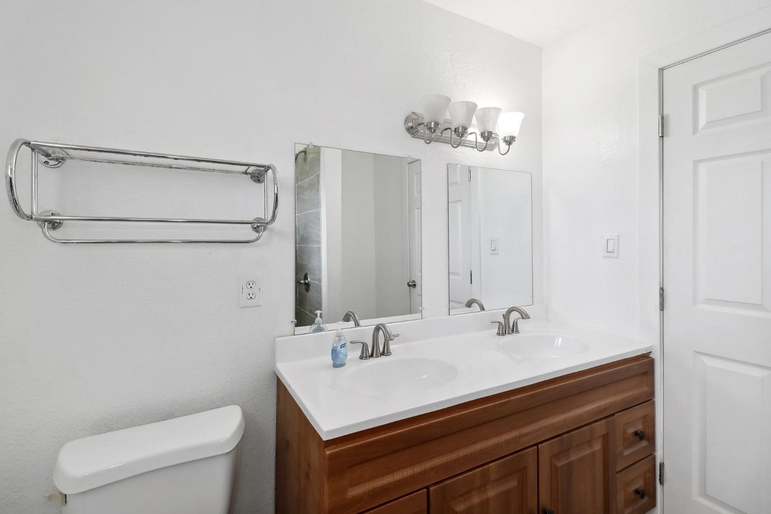 701 Las Palmas Avenue