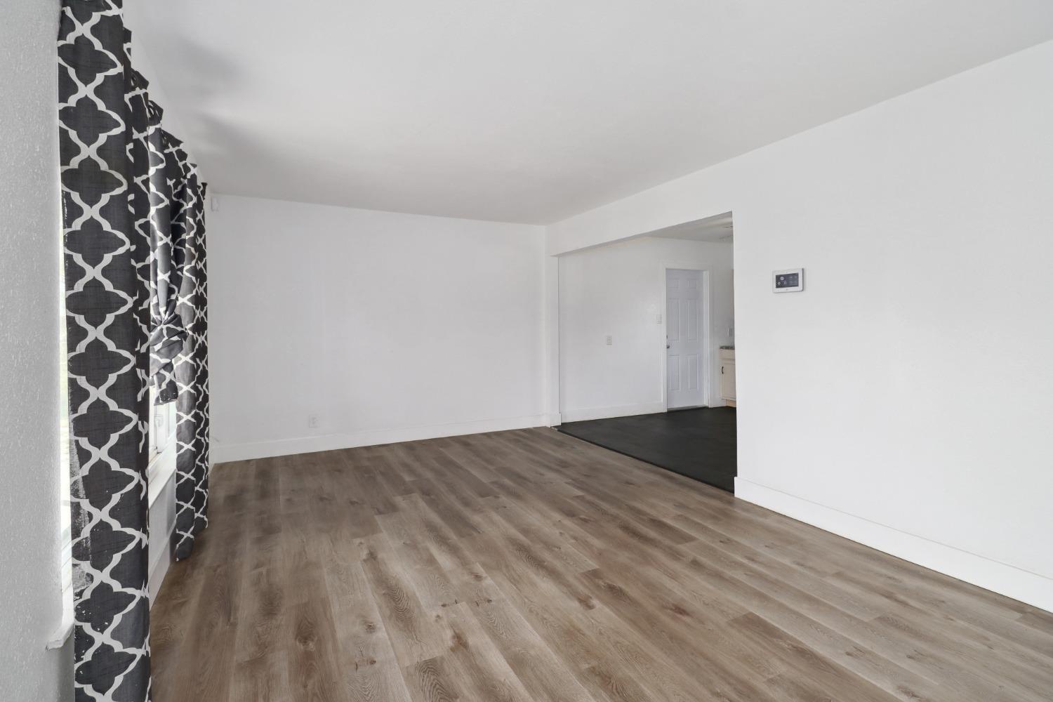 701 Las Palmas Avenue