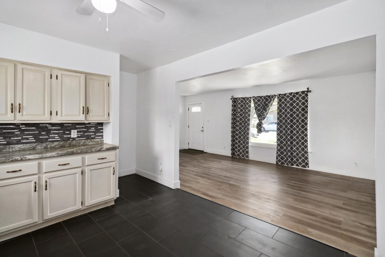 701 Las Palmas Avenue