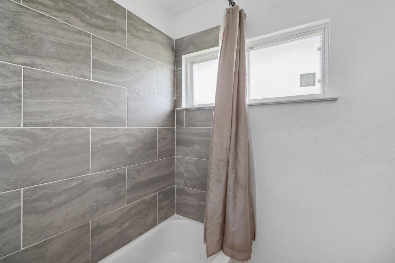 701 Las Palmas Avenue