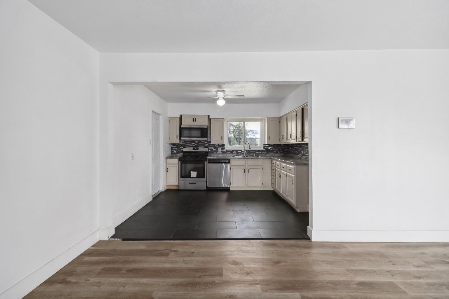 701 Las Palmas Avenue