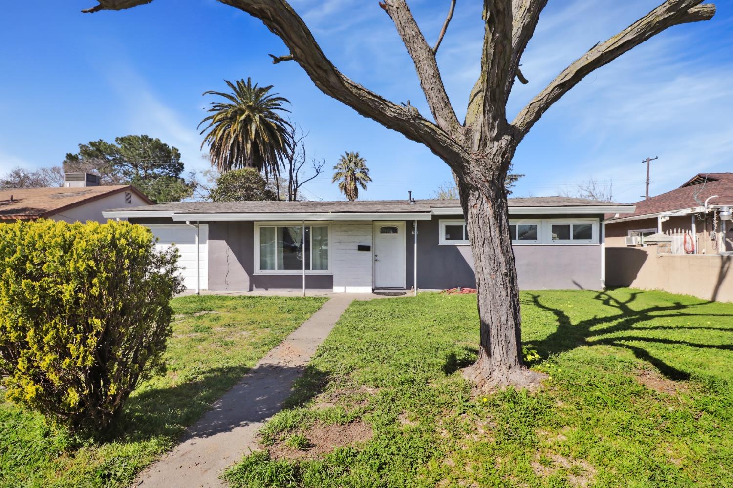 701 Las Palmas Avenue