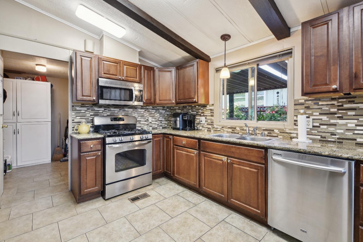 6600 Grosse Point Court 601