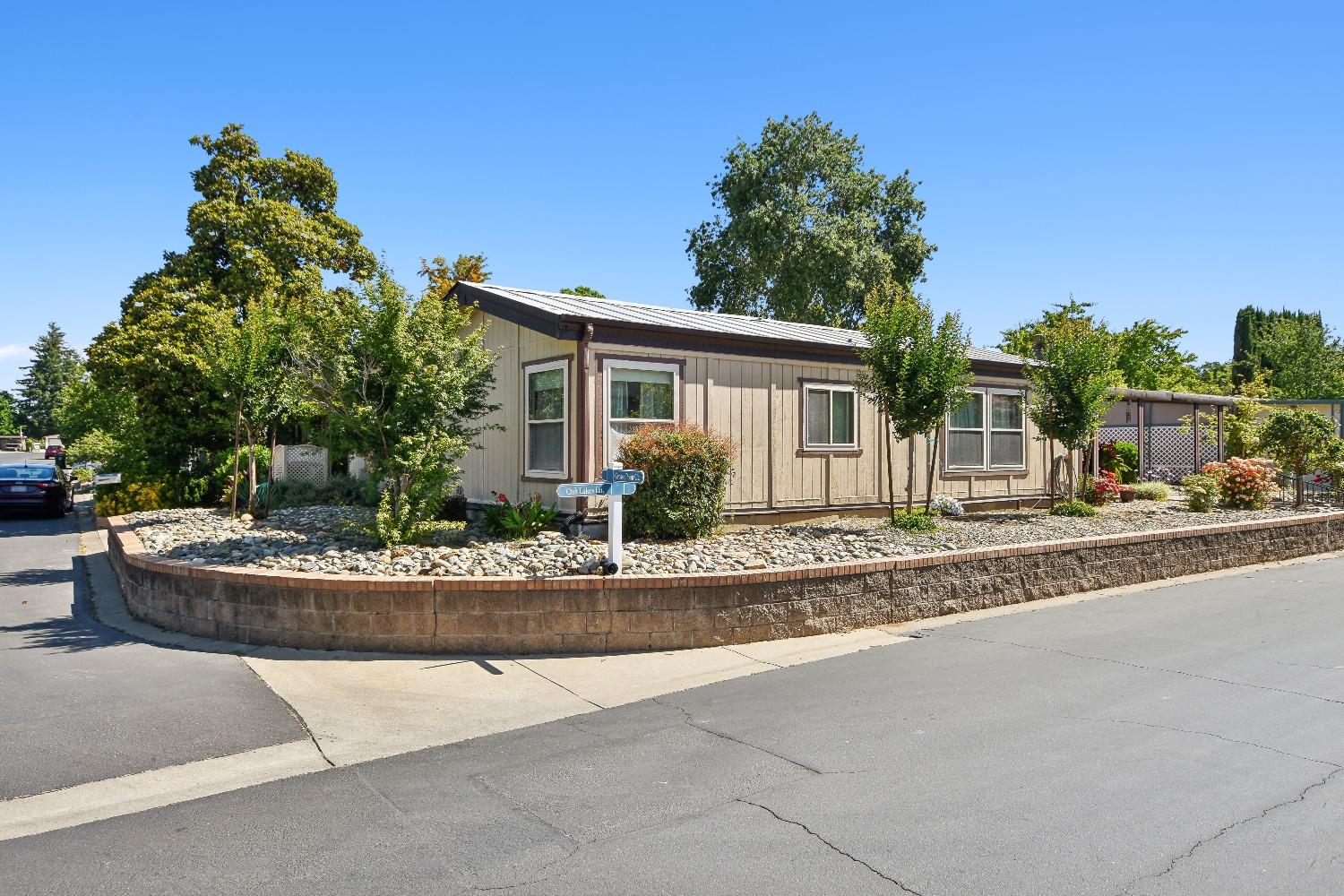 6600 Grosse Point Court 601