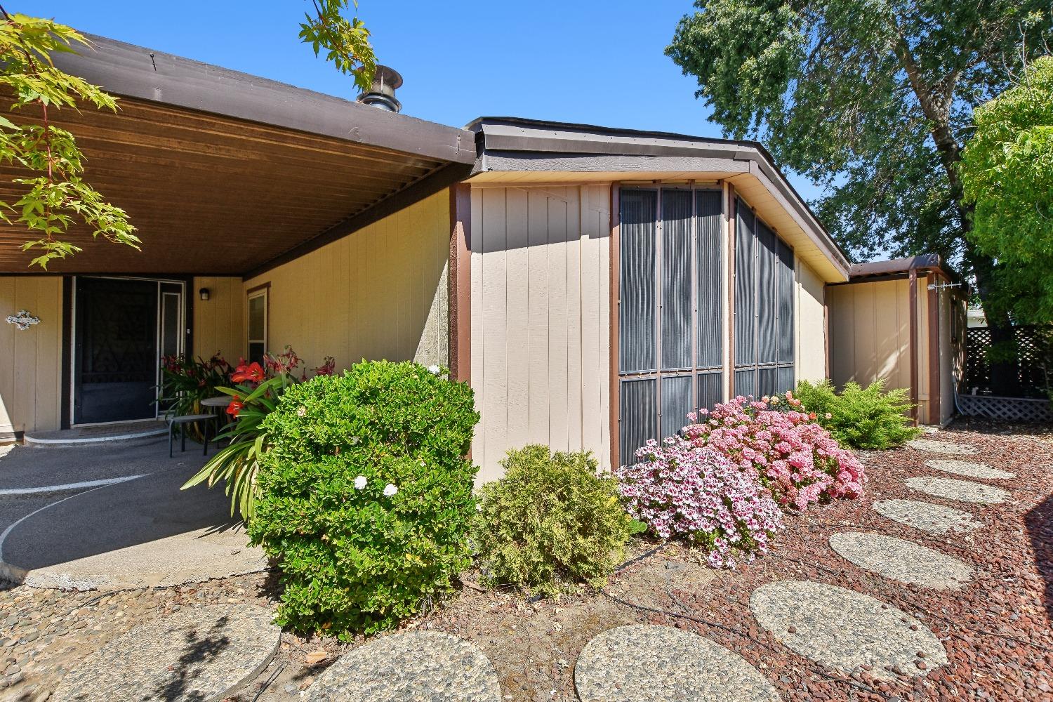 6600 Grosse Point Court 601