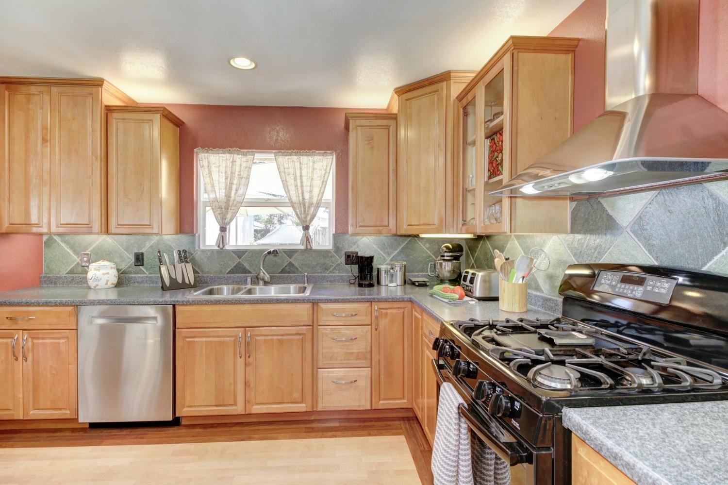 9658 Eisenbeisz Street