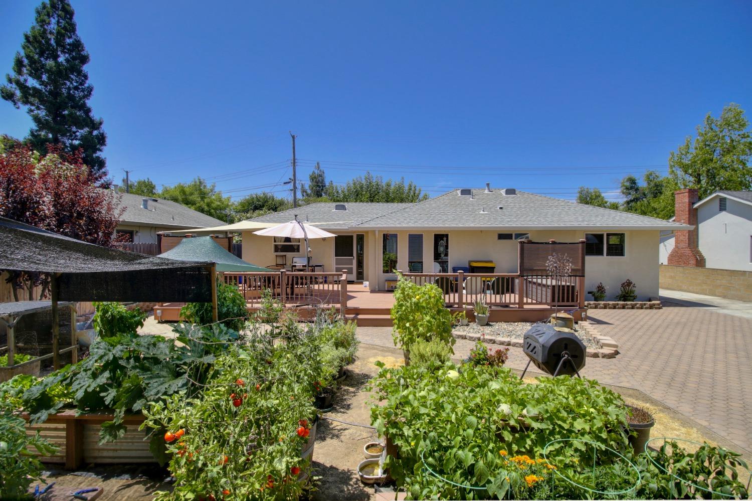 9658 Eisenbeisz Street