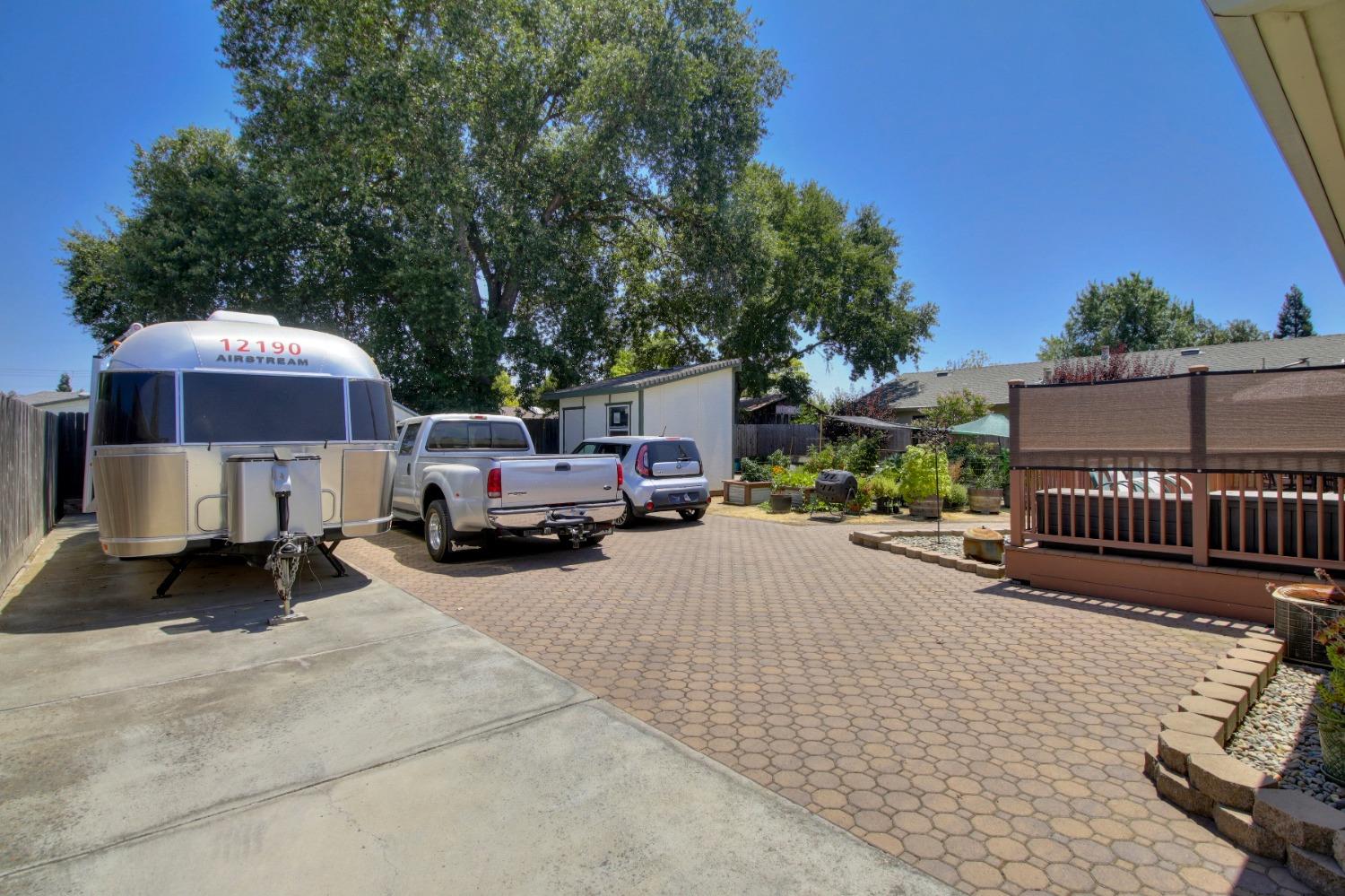 9658 Eisenbeisz Street