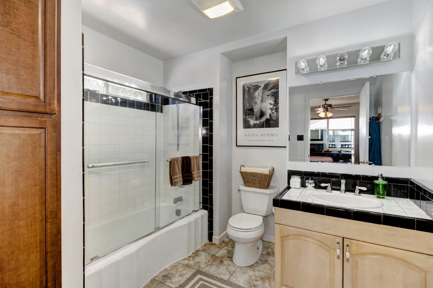 9658 Eisenbeisz Street