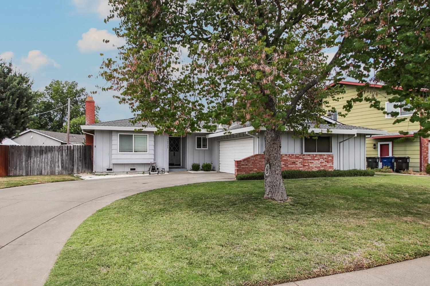 10105 La Gloria Way