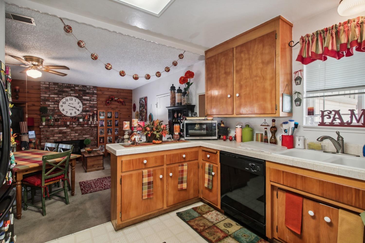 10105 La Gloria Way