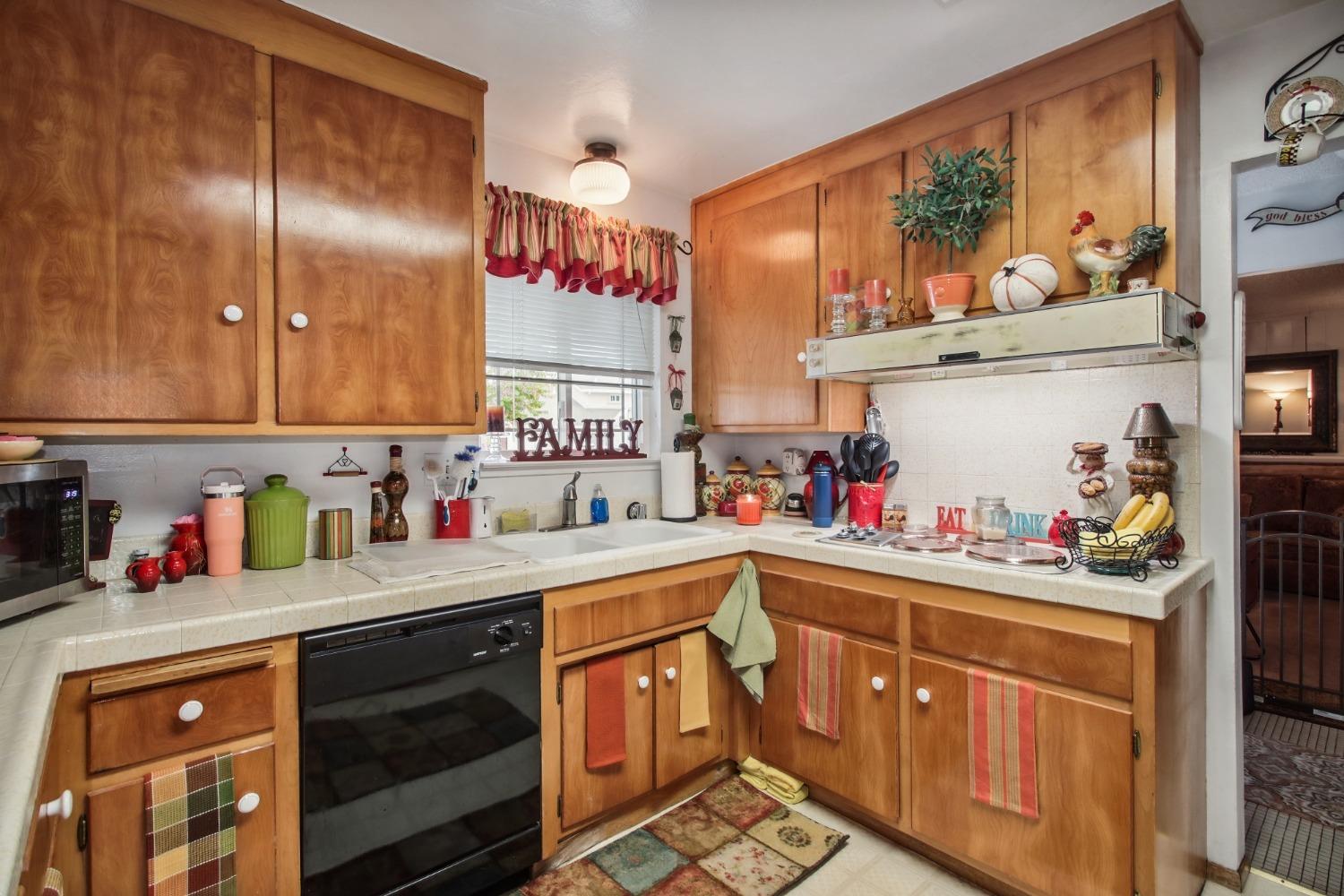 10105 La Gloria Way