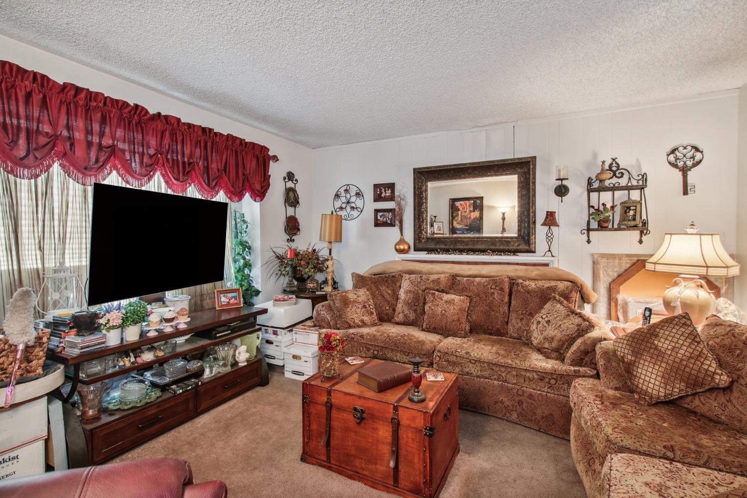 10105 La Gloria Way