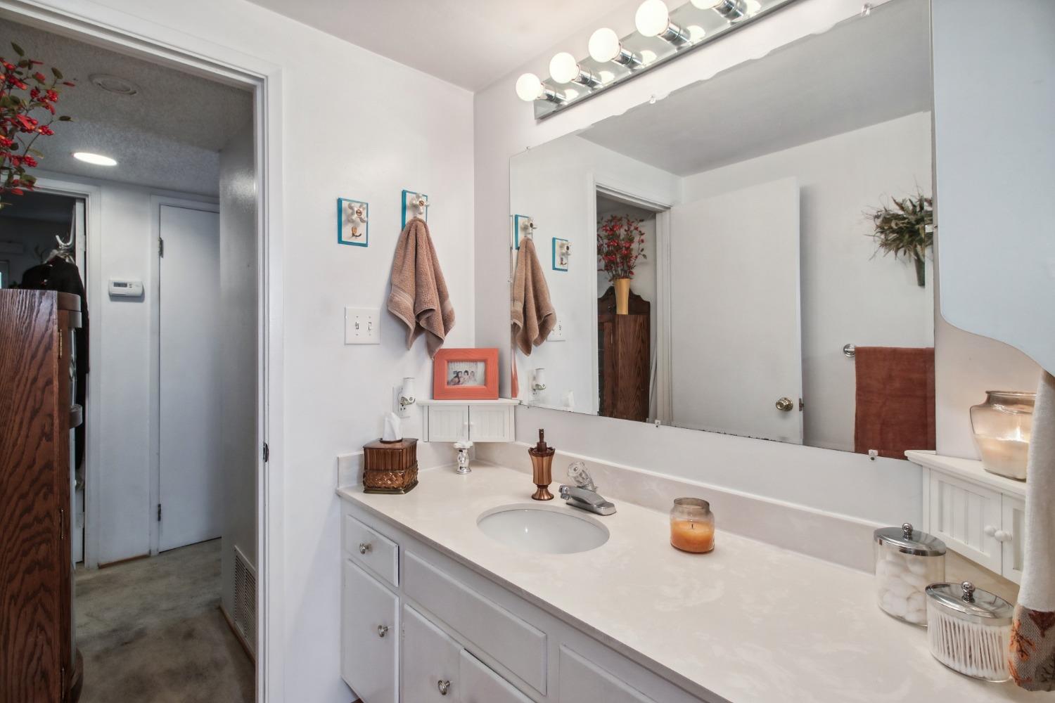 10105 La Gloria Way