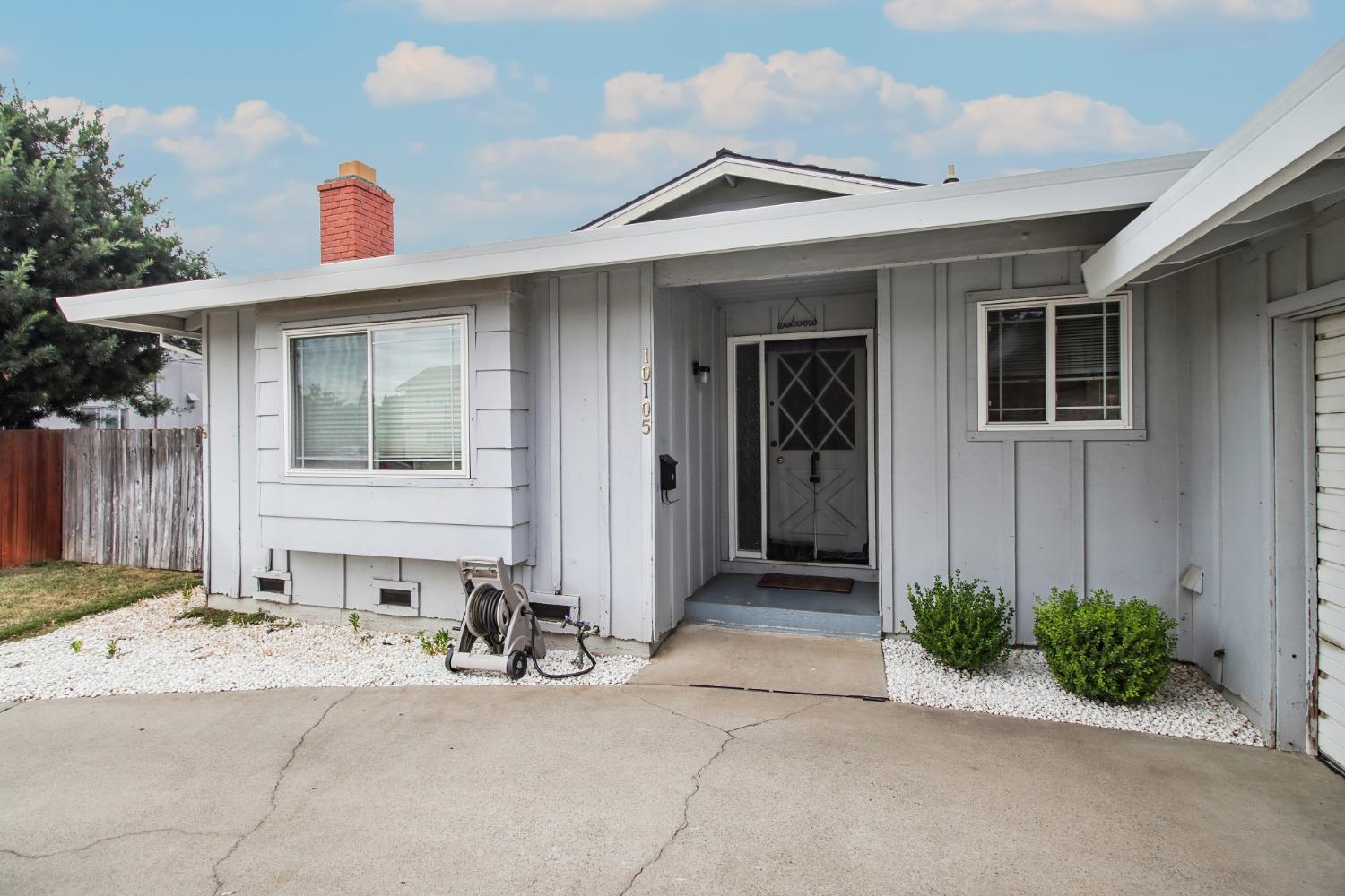 10105 La Gloria Way