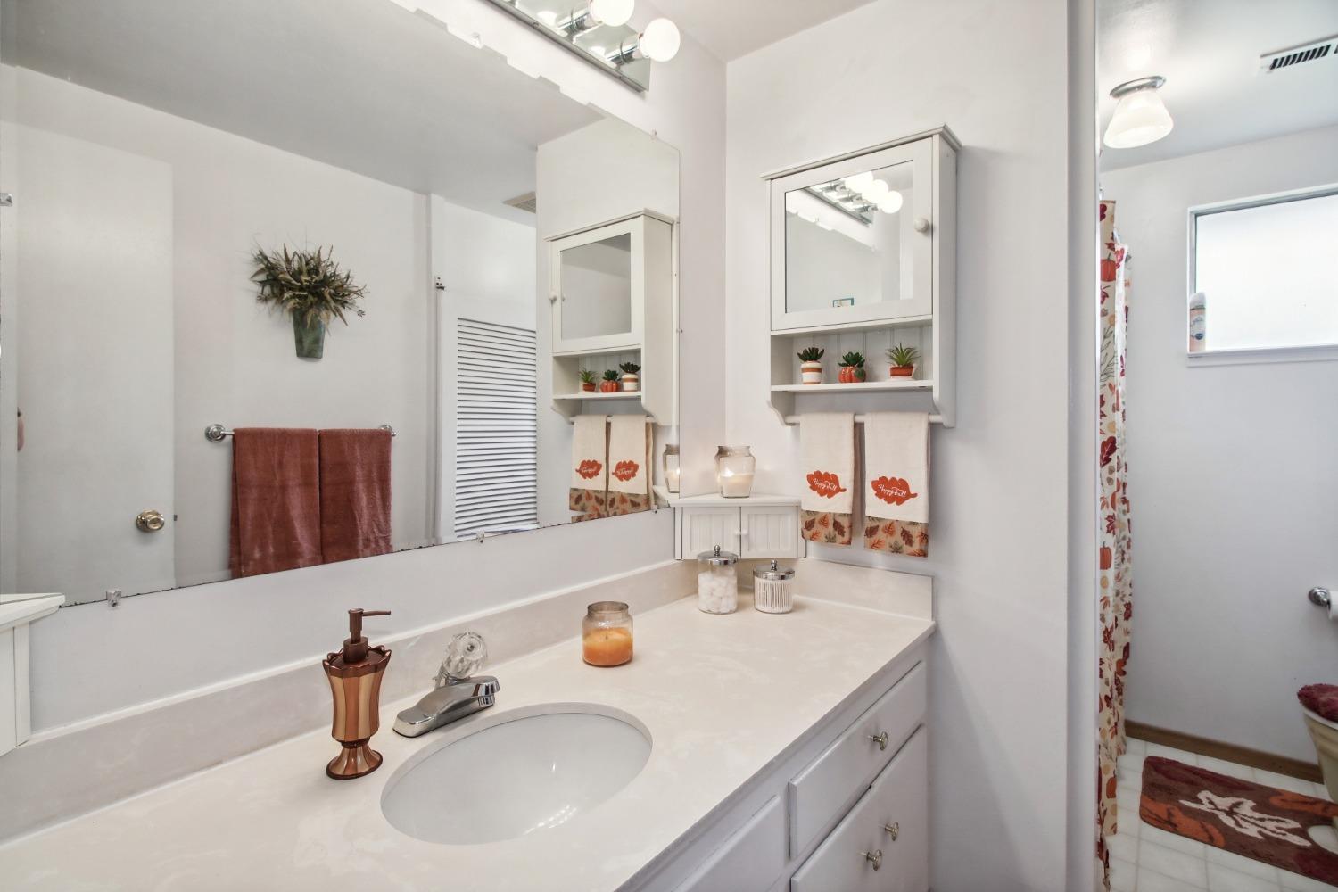 10105 La Gloria Way