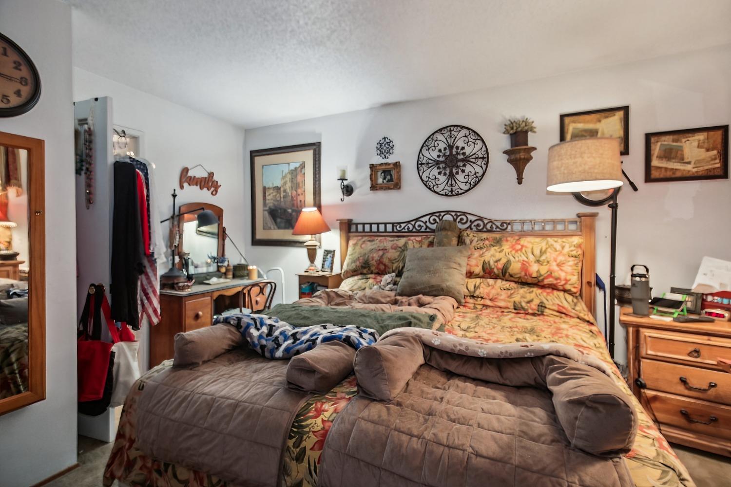 10105 La Gloria Way