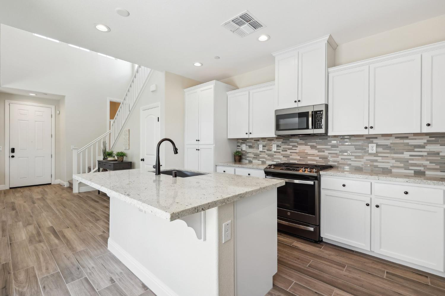 4108 Mackerricher Way