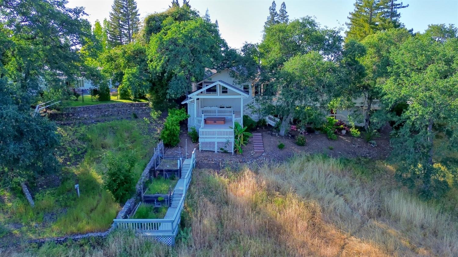 106 River Ridge Court