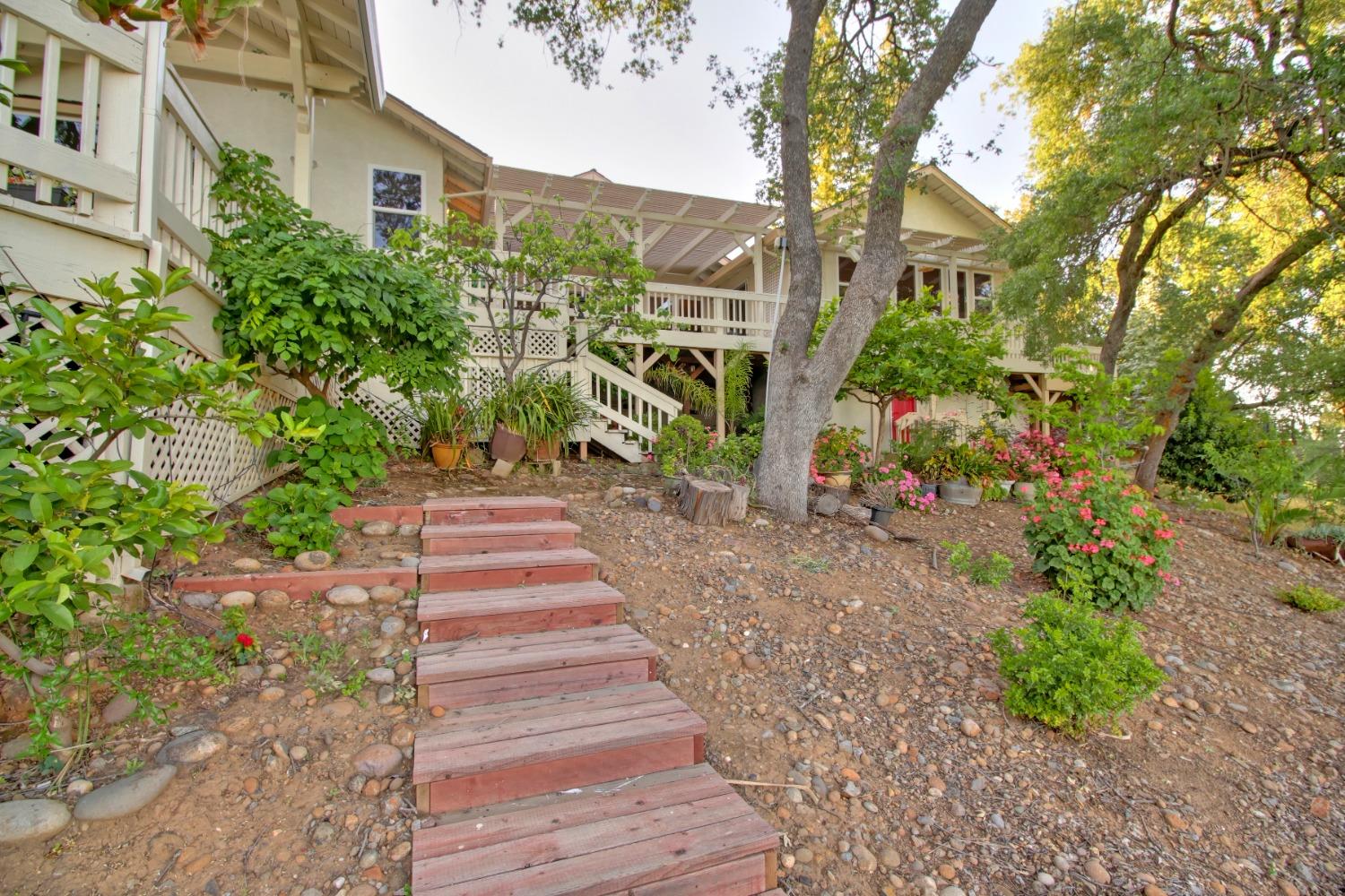106 River Ridge Court