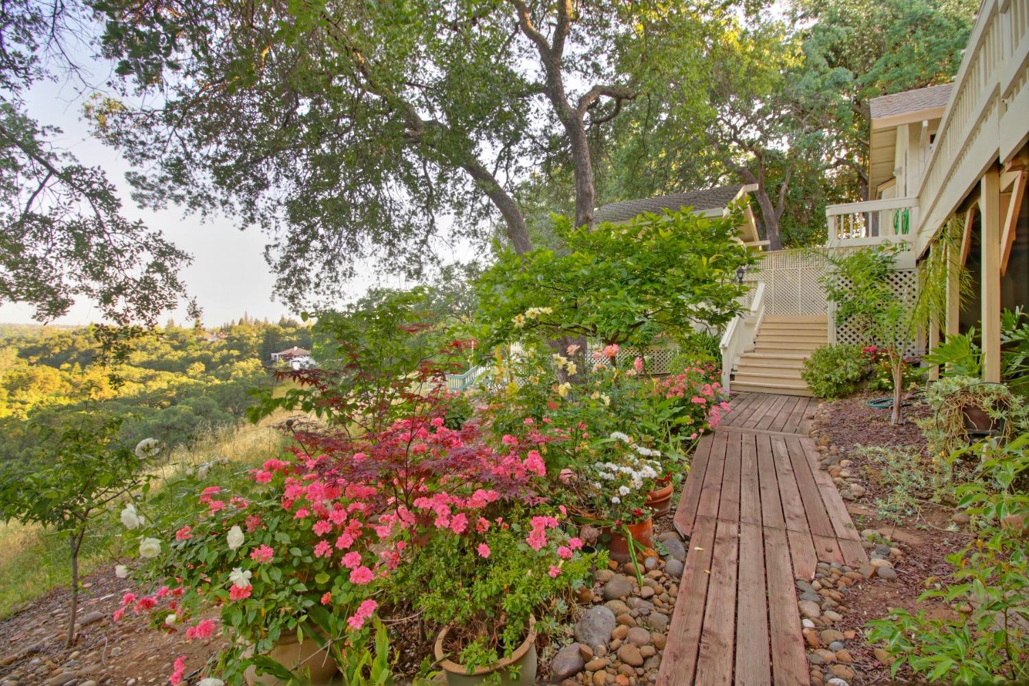 106 River Ridge Court