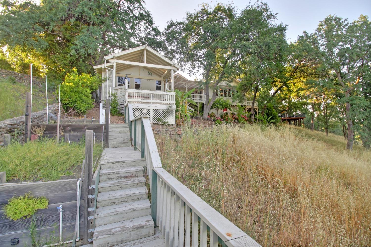 106 River Ridge Court