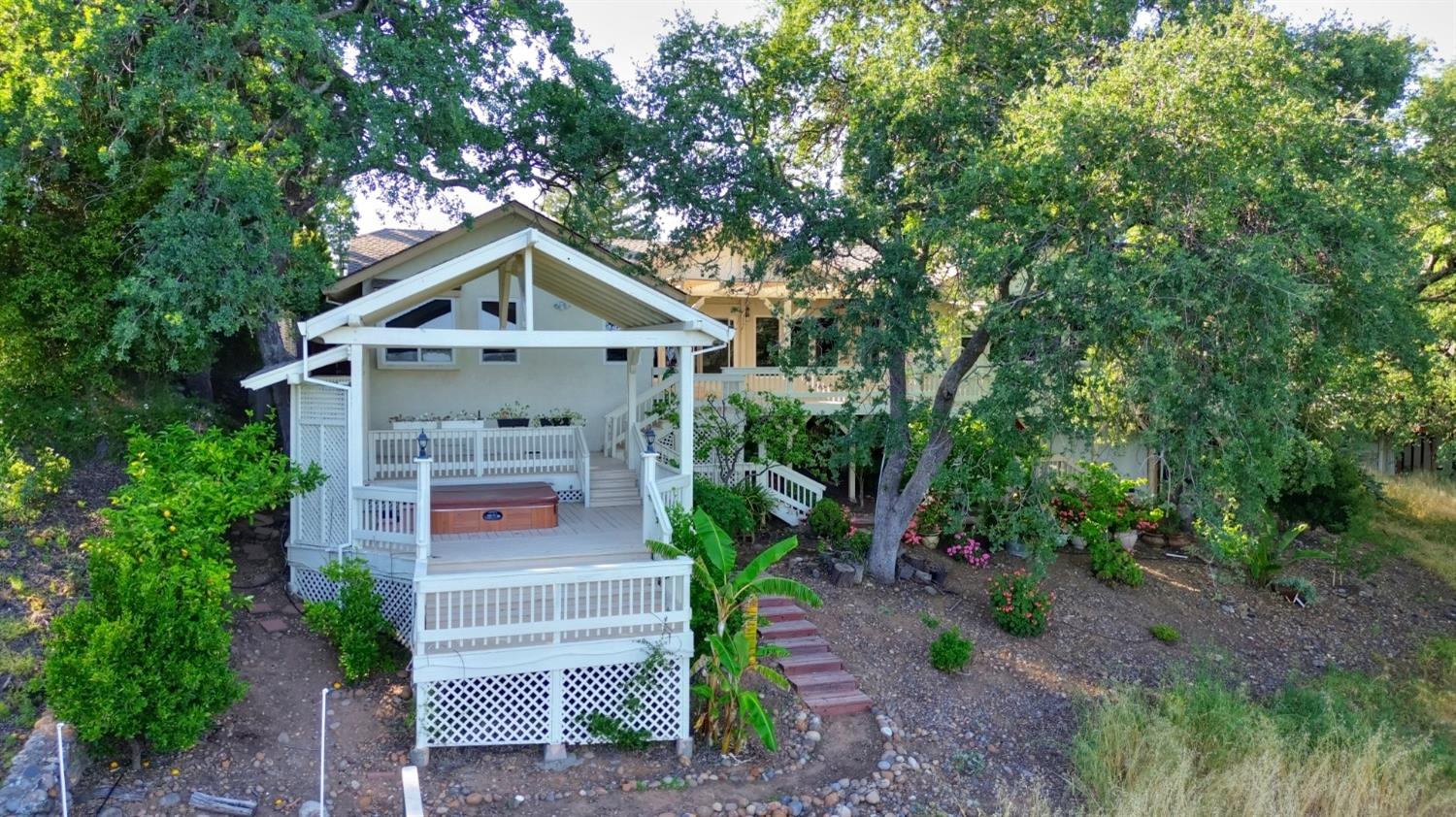 106 River Ridge Court