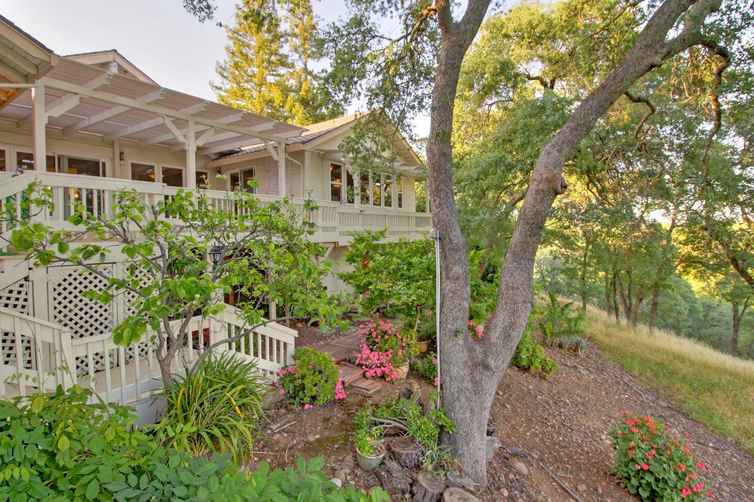 106 River Ridge Court