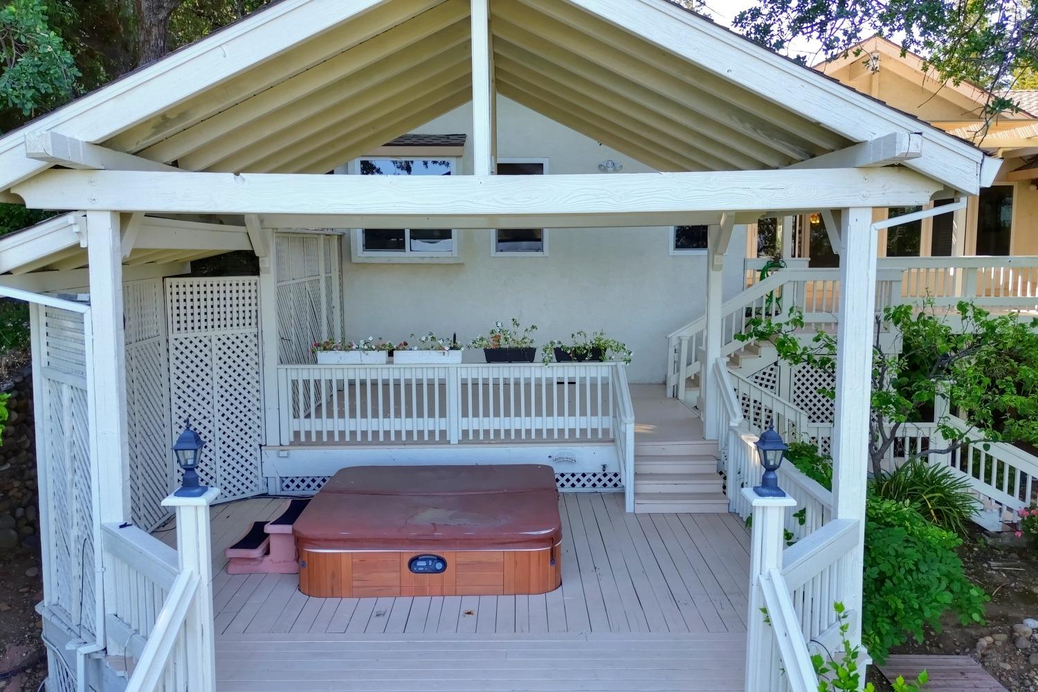106 River Ridge Court