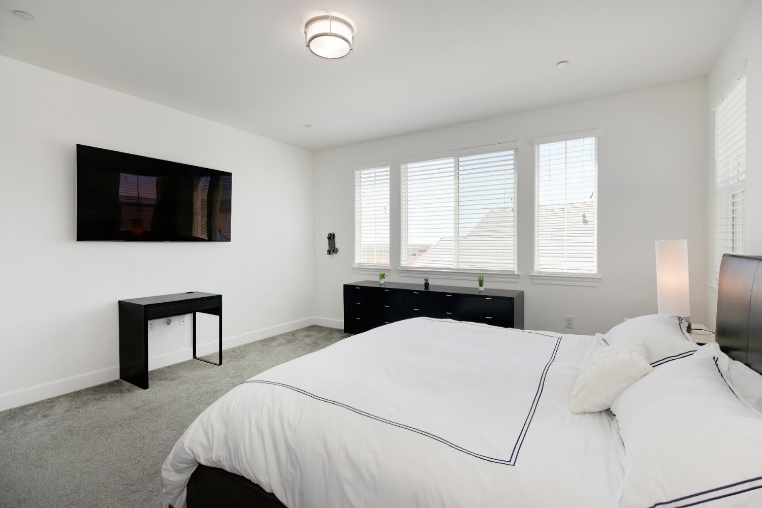 12818 Mission Peak Way