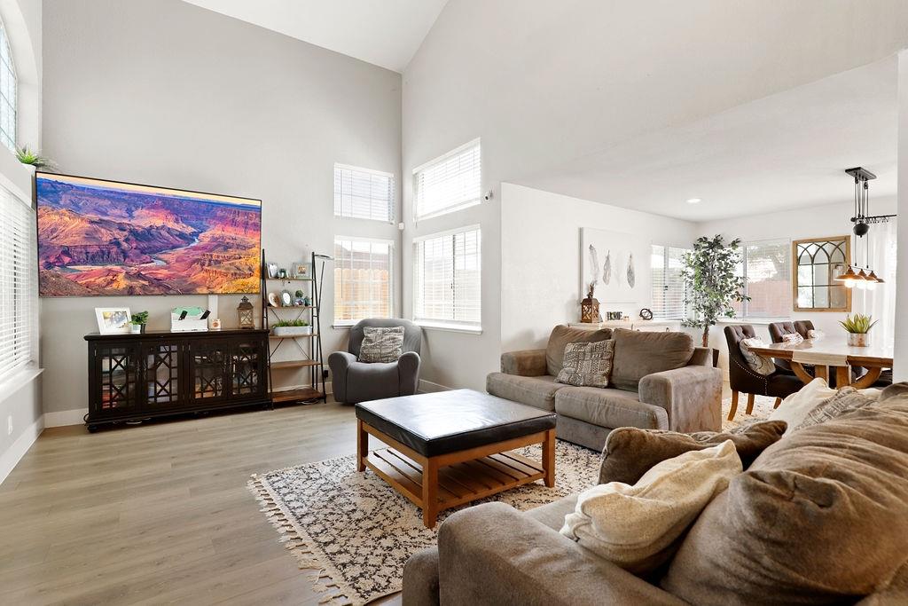 4044 Tawny Meadow Way