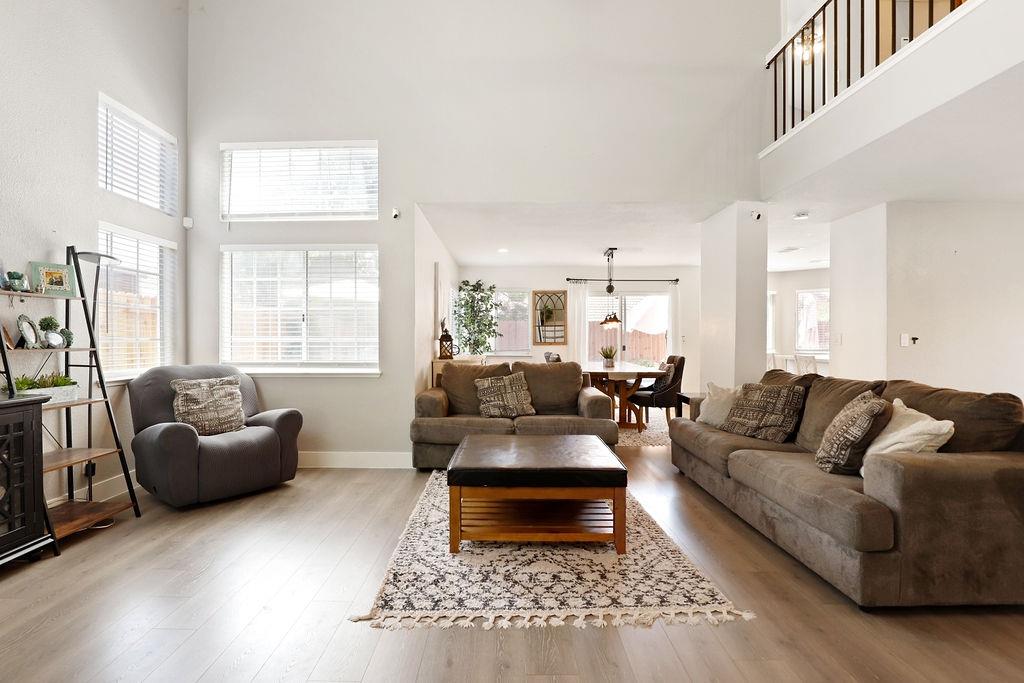 4044 Tawny Meadow Way