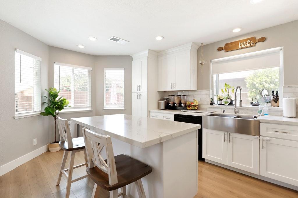 4044 Tawny Meadow Way