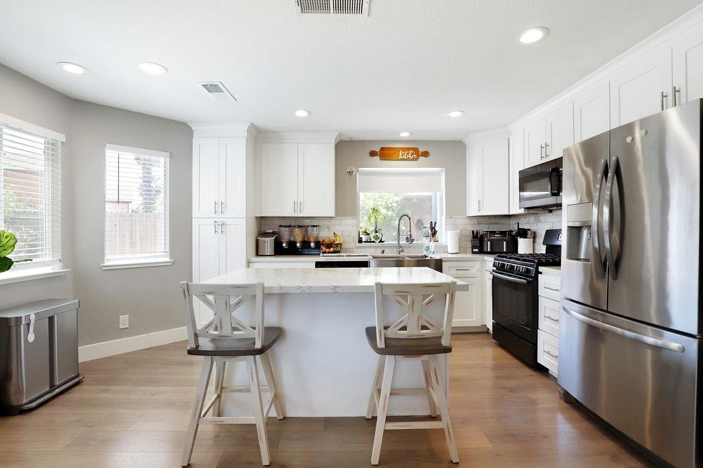 4044 Tawny Meadow Way