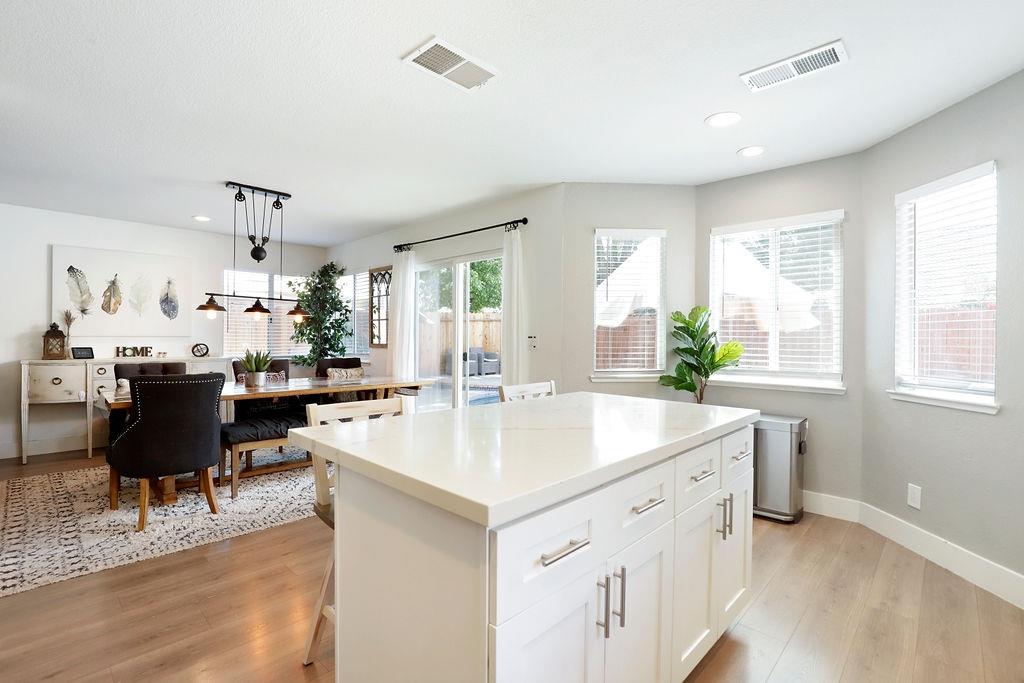 4044 Tawny Meadow Way