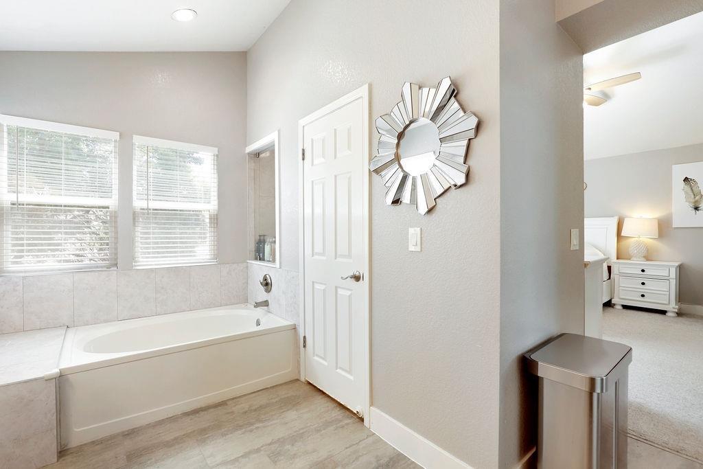 4044 Tawny Meadow Way