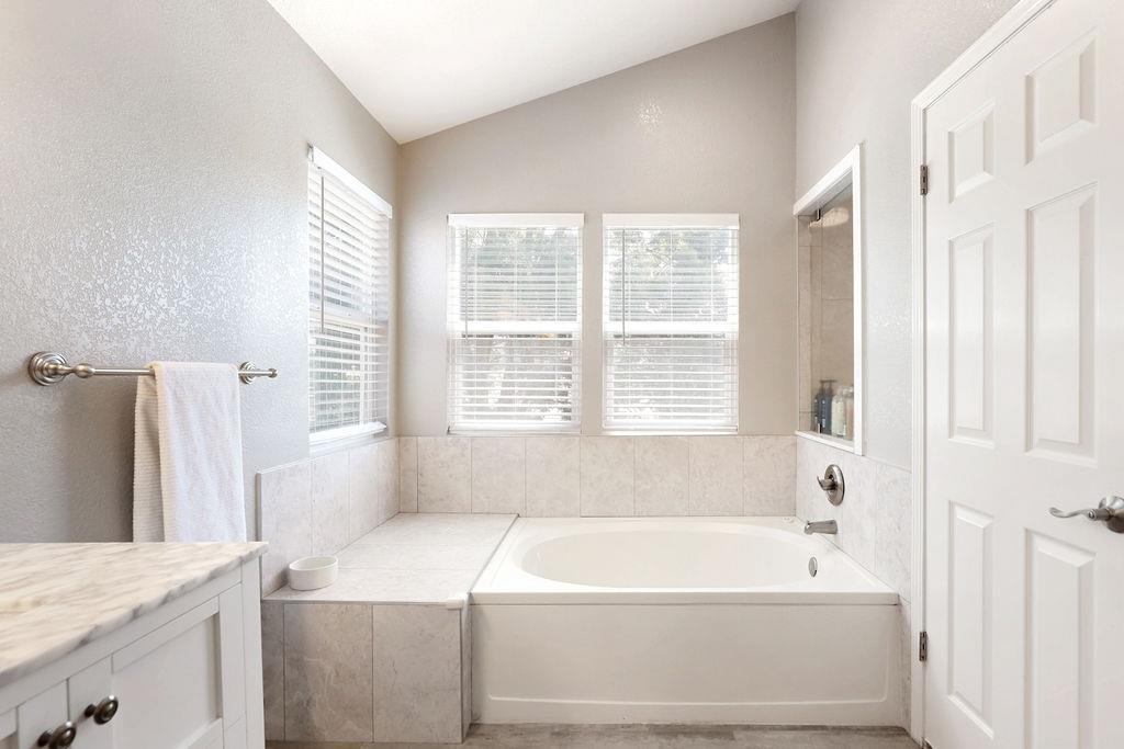 4044 Tawny Meadow Way