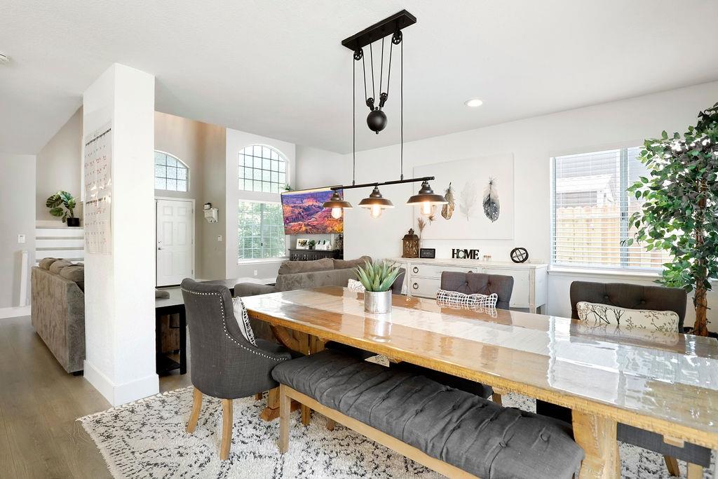 4044 Tawny Meadow Way