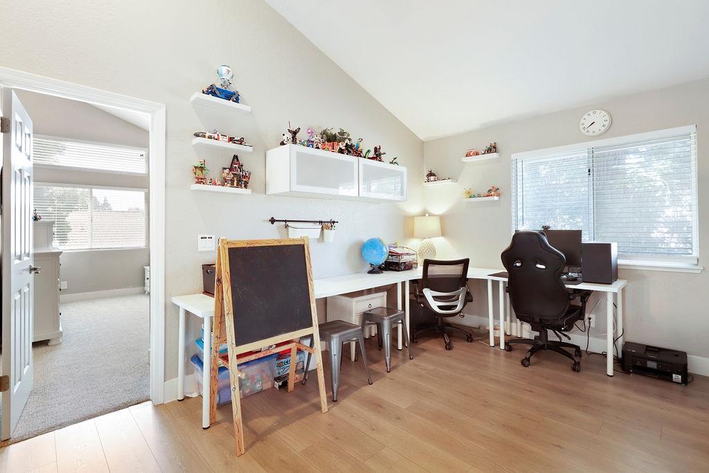 4044 Tawny Meadow Way