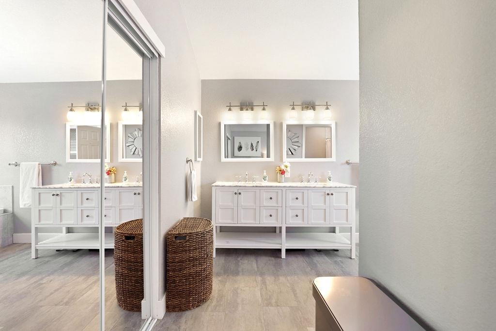 4044 Tawny Meadow Way