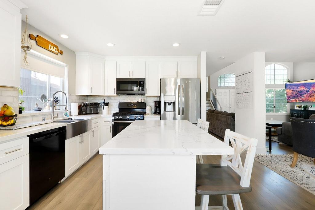 4044 Tawny Meadow Way