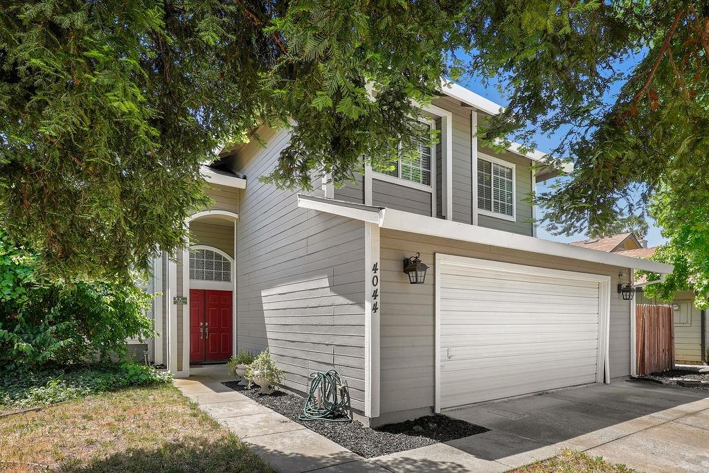 4044 Tawny Meadow Way