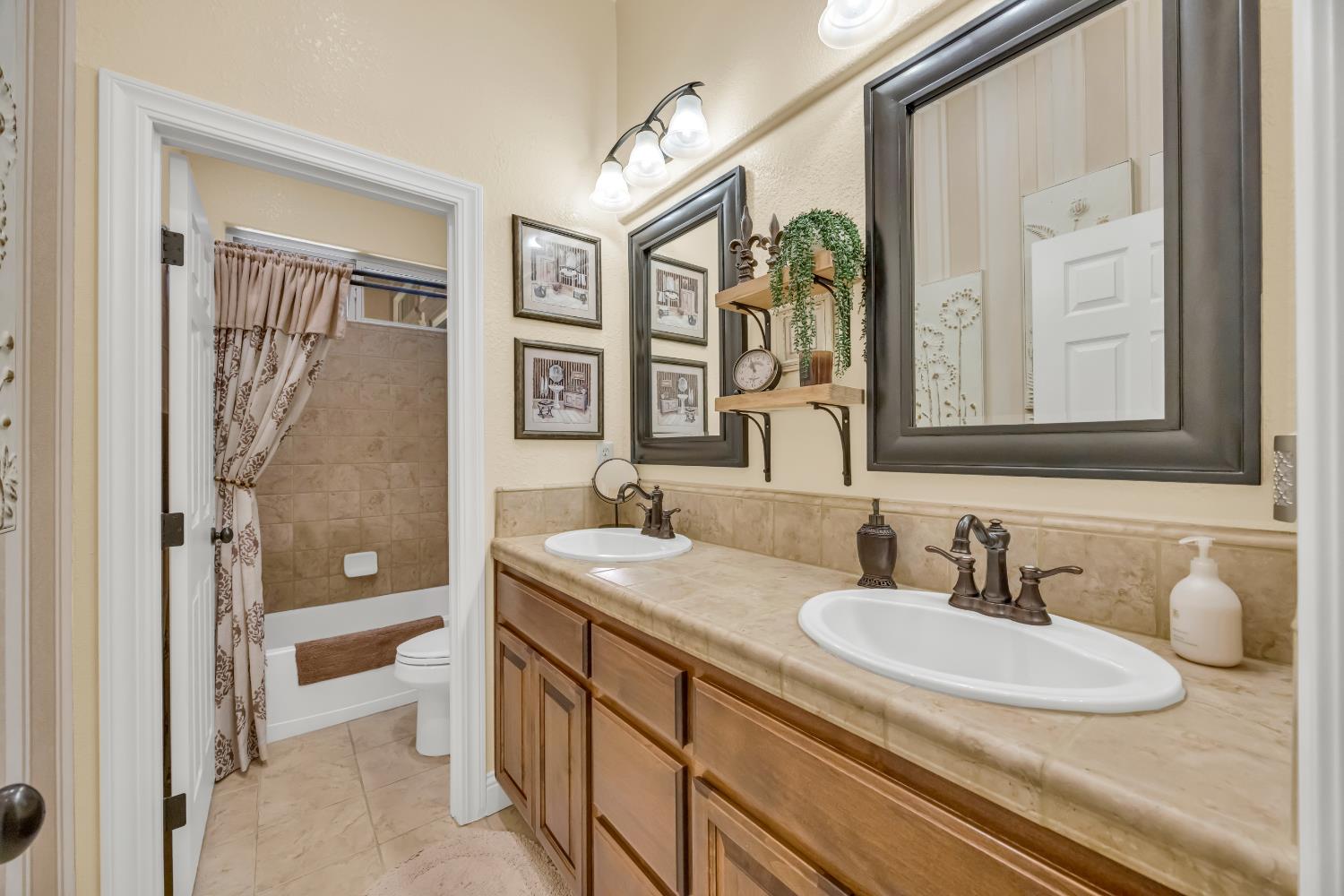 4040 Borderlands Drive