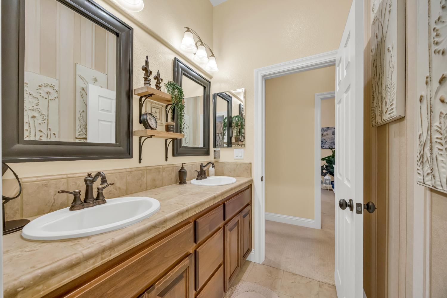 4040 Borderlands Drive