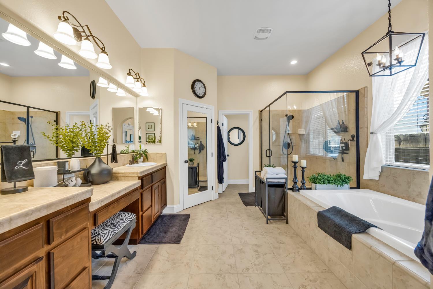 4040 Borderlands Drive