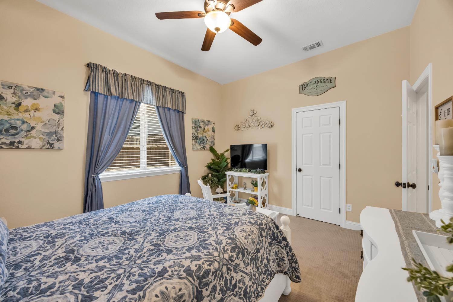 4040 Borderlands Drive