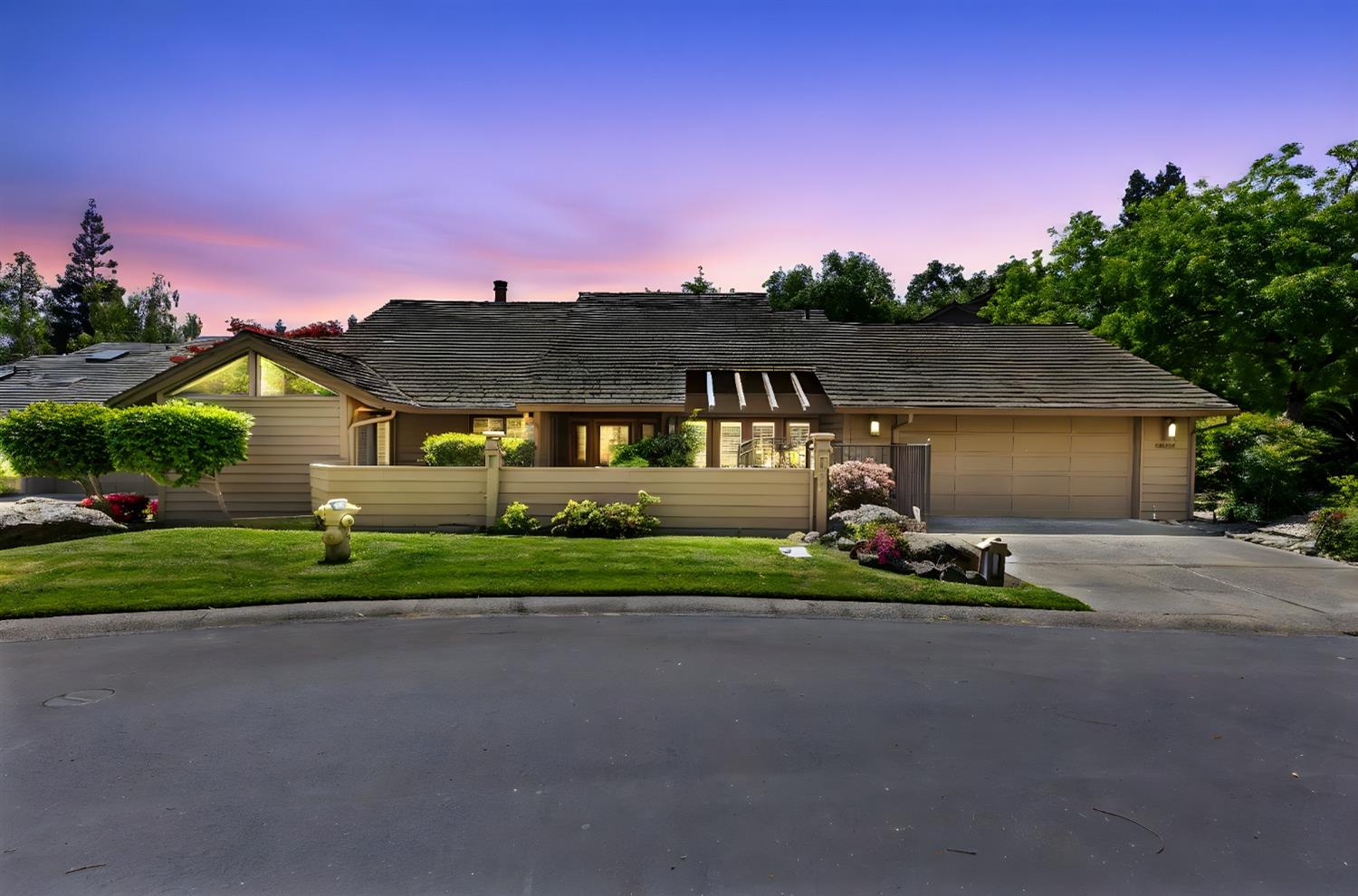 7634 Pineridge Lane
