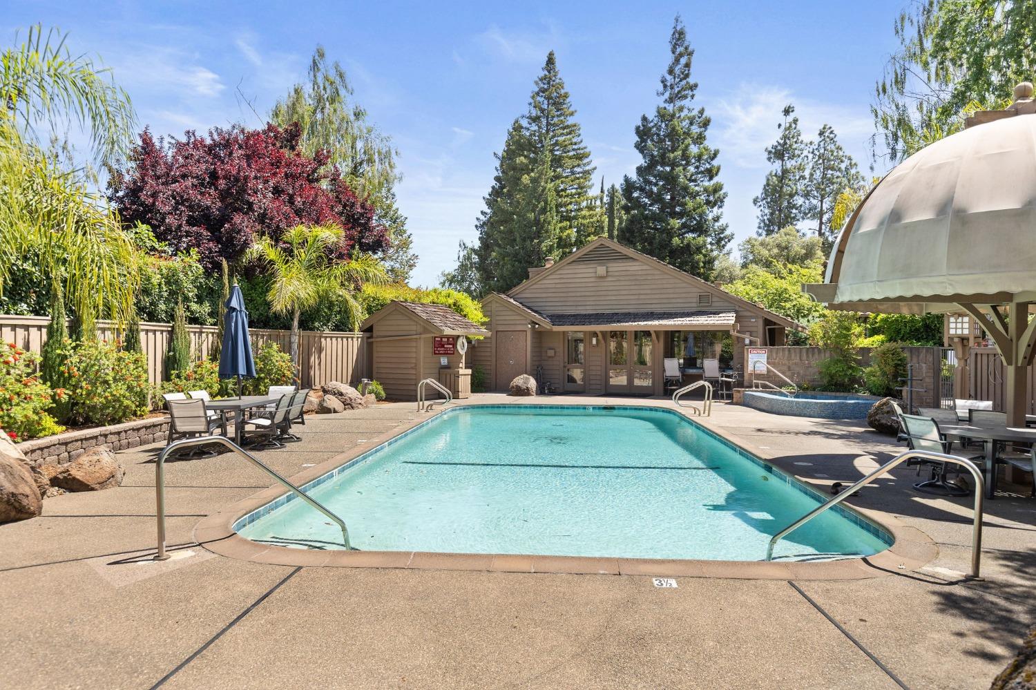 7634 Pineridge Lane