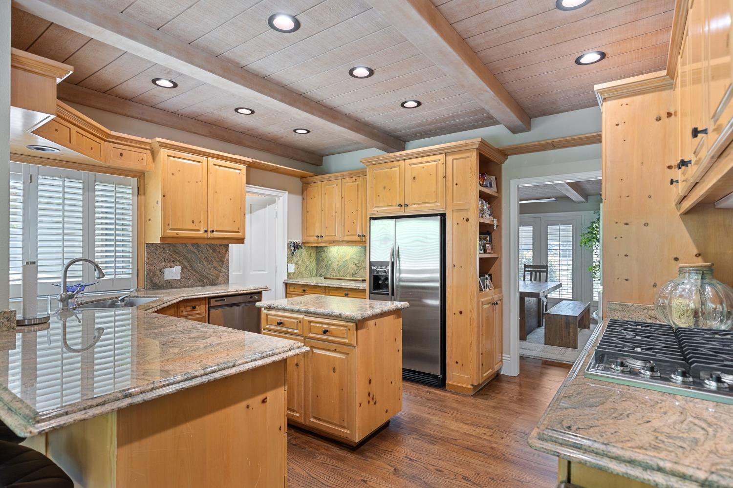 7634 Pineridge Lane